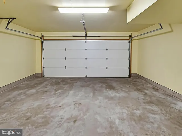 $3,300 | 4119 Fountainside Lane, Fairfax, VA 22030