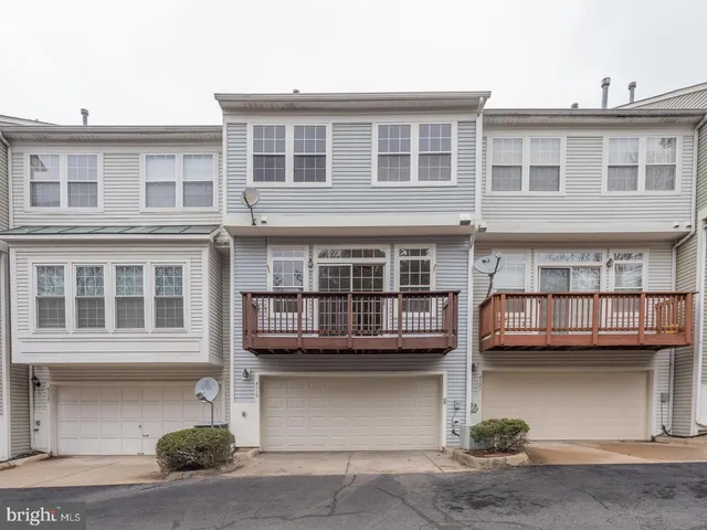 $3,300 | 4119 Fountainside Lane, Fairfax, VA 22030