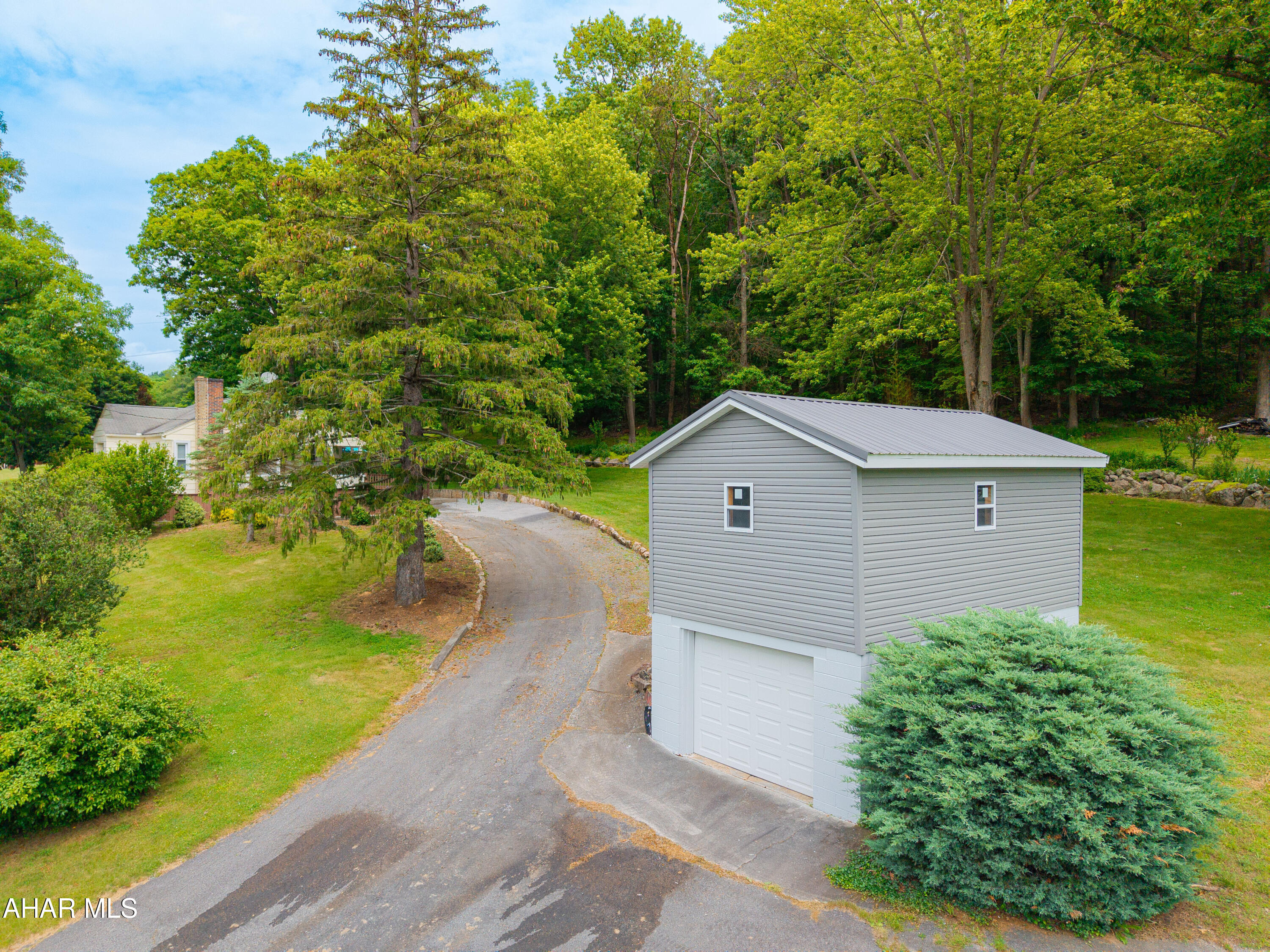 1048 Imlertown Road Bedford, PA 15522 - Photo 2 of 57