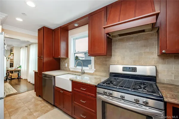 $5,000 | 714-716 West Beech Street, Unit MAIN, Long Beach, NY 11561