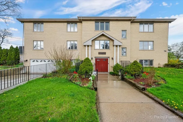 $1,250,000 | 920 North Northwest Highway, Park Ridge, IL 60068