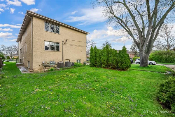 $1,250,000 | 920 North Northwest Highway, Park Ridge, IL 60068
