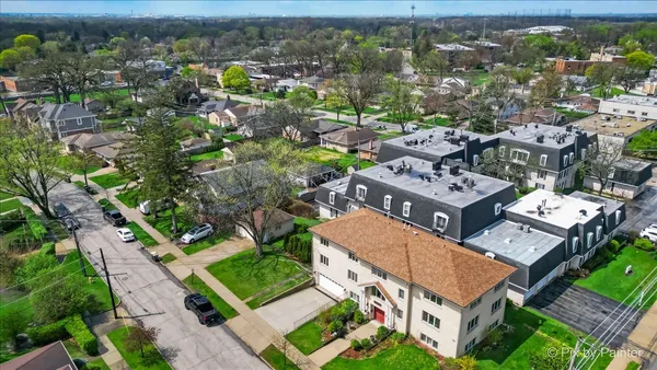 $1,250,000 | 920 North Northwest Highway, Park Ridge, IL 60068