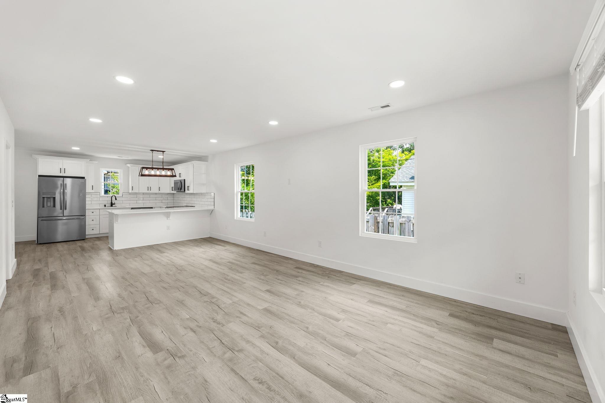 103 Clayton Street Greer, SC 29650 - Photo 4 of 41
