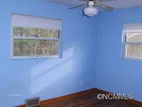 450 Liberty Road Candler, NC 28715 - Photo 6 of 9 Gallery Image 6