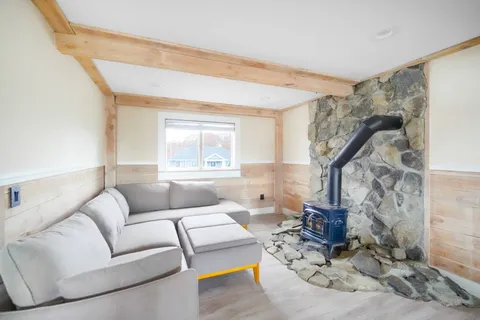 $1,395,000 | 15 Marlin Road, East Quogue, NY 11942
