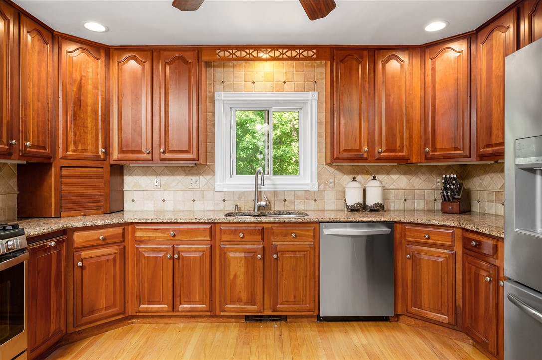 45 Rocky Crest Road Cumberland, RI 02864 - Photo 9 of 46 Gallery Image 9