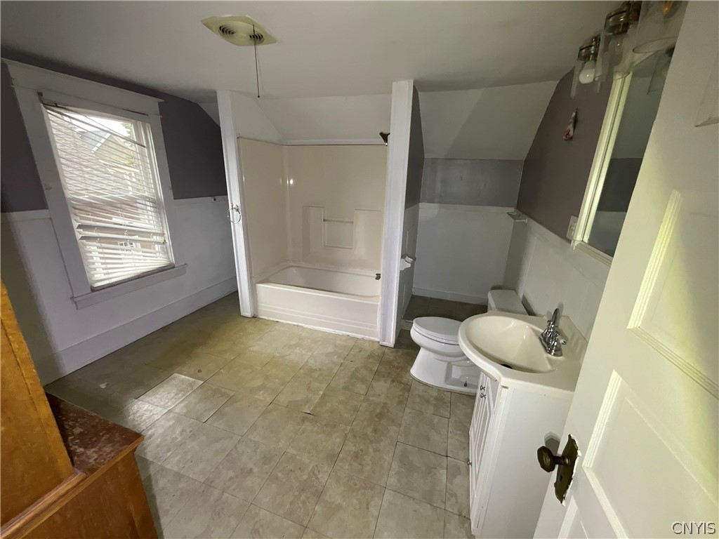 210 South Rutland Street Watertown, NY 13601 - Photo 14 of 25