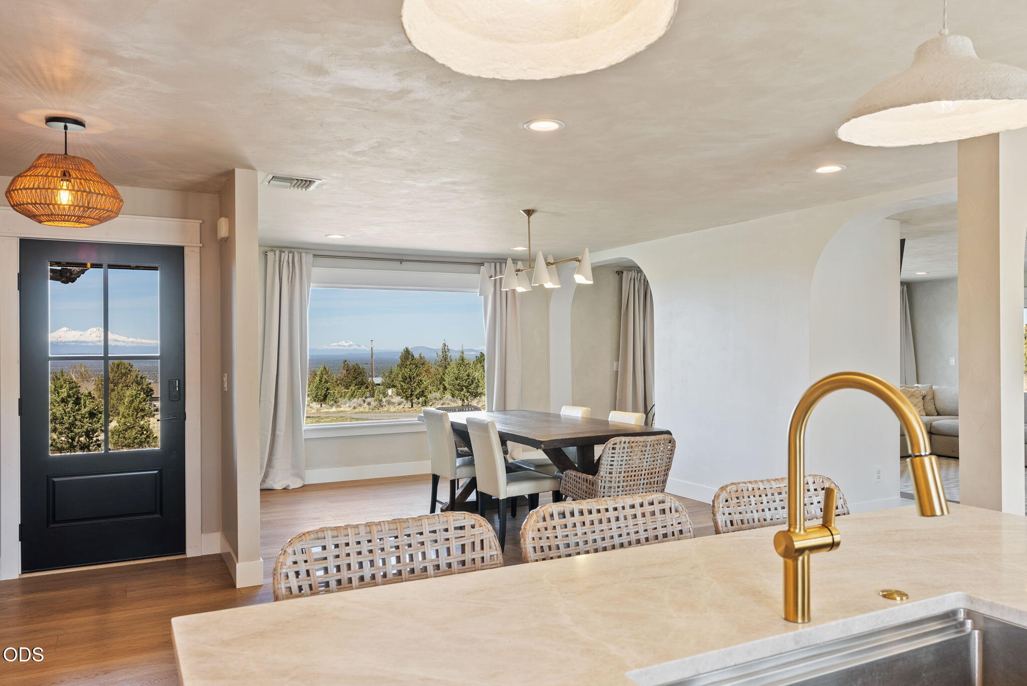 13774 South Sego Lily Road Powell Butte, OR 97753 - Photo 4 of 50 Gallery Image 4