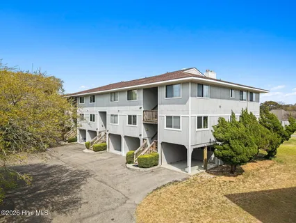 $539,500 | 31 Foxfire Trace, Caswell Beach, NC 28465