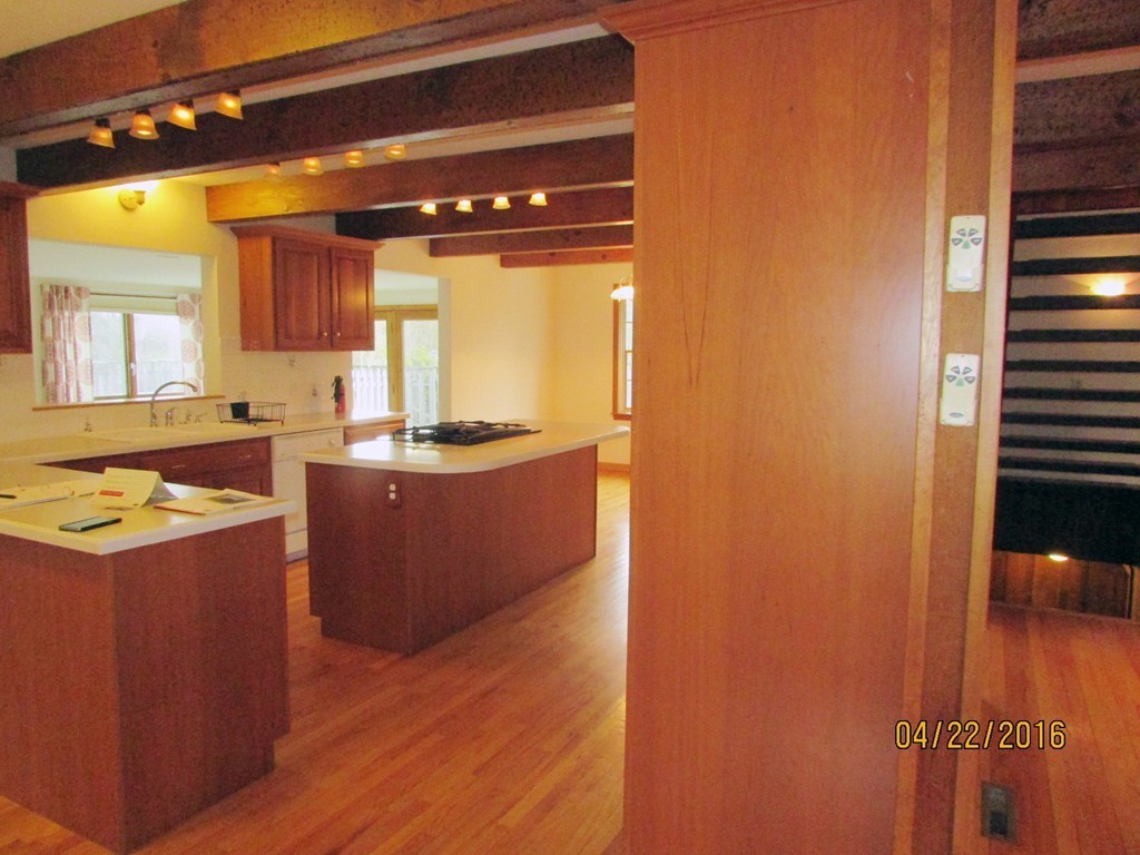 376 West Wrentham Road Cumberland, RI 02864 - Photo 5 of 22 Gallery Image 5