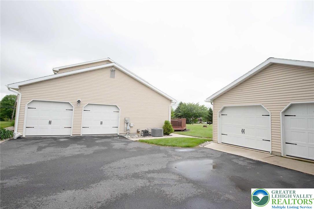 576 Batts Switch Road Nazareth, PA 18064 - Photo 6 of 39 Gallery Image 6