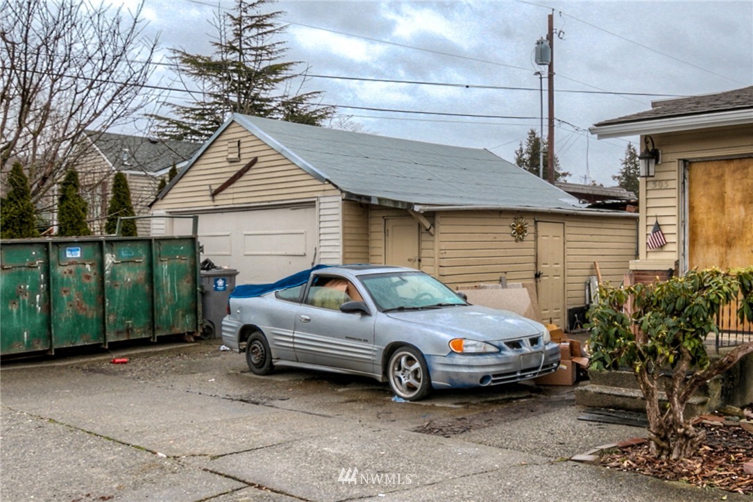 301 South 6th Street Renton, WA 98057 - Photo 3 of 3 a car parked in front of a house