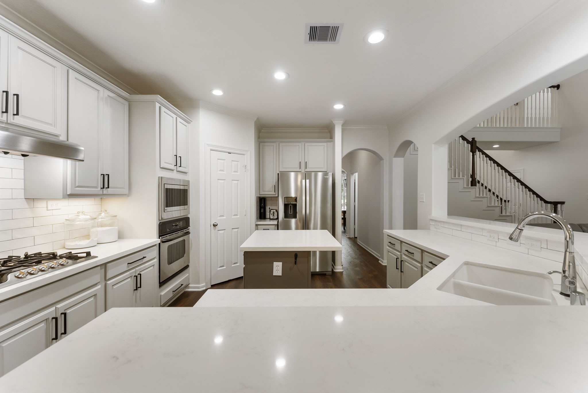 6643 Knollbridge Lane Spring, TX 77379 - Photo 8 of 50 The kitchen is sure to be one of the favorites spaces with its wonderful design and upgraded features.