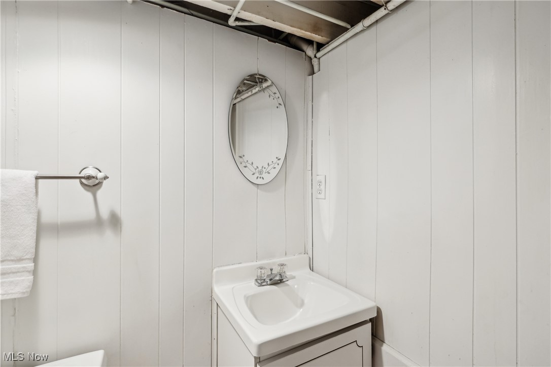 3295 Braemar Road Cleveland, OH 44120 - Photo 33 of 43 Half bath featuring vanity.
