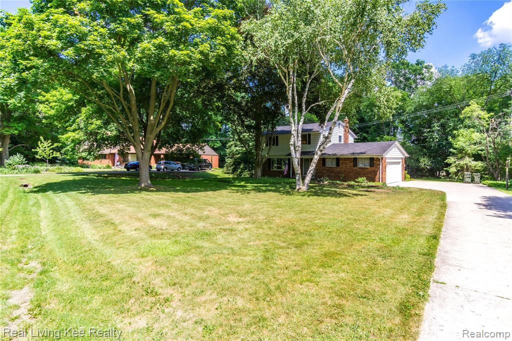 354 Texas Avenue Rochester Hills, MI 48309 - Photo 2 of 62