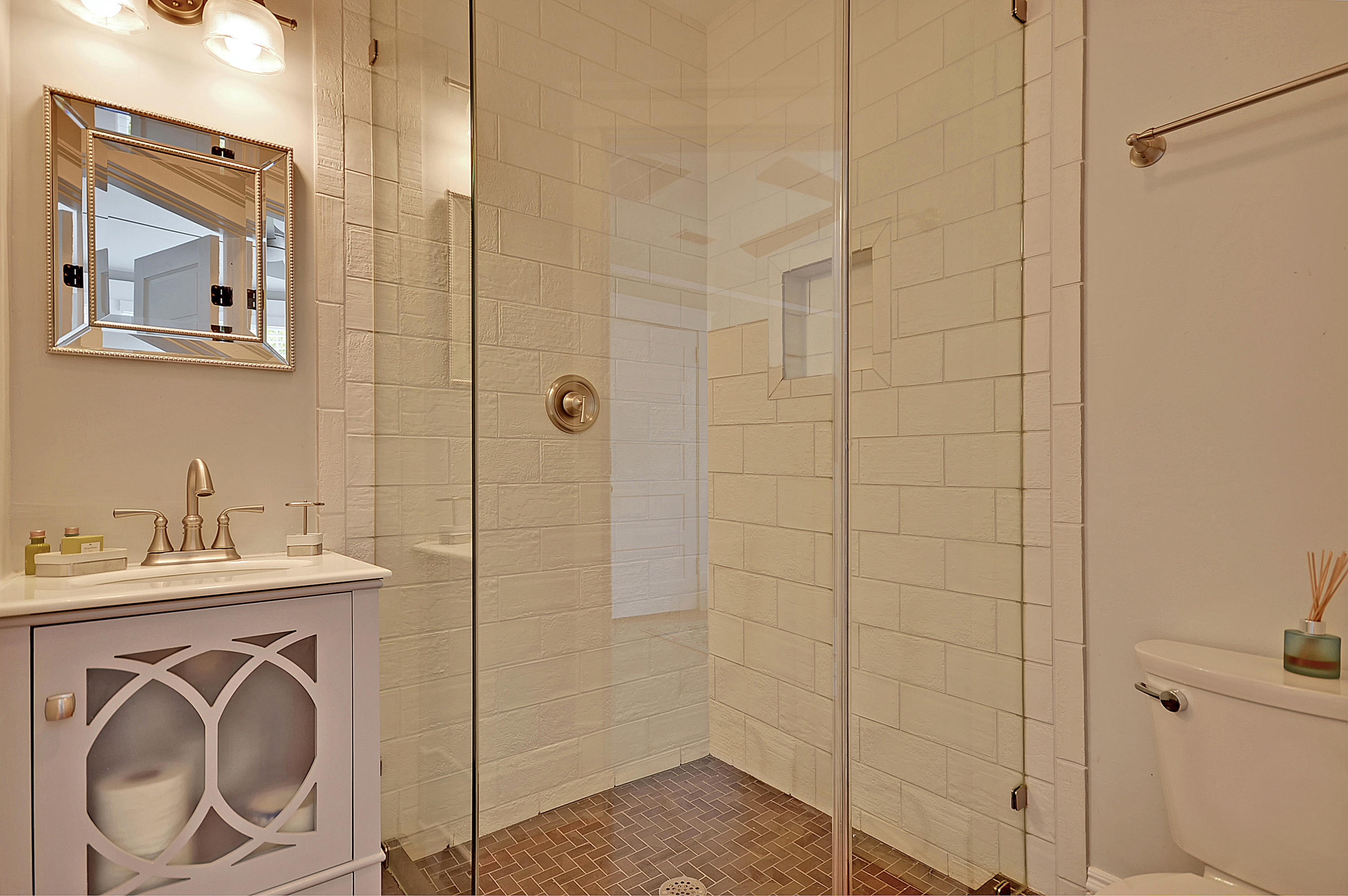 168 Spring Street Charleston, SC 29403 - Photo 15 of 38 DSC_0502_DSC_0509 copy