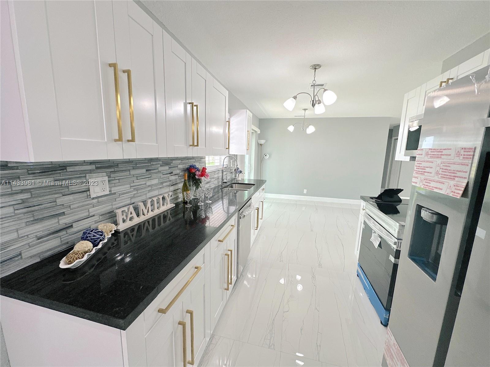 1460 Southwest 3rd Terrace Deerfield Beach, FL 33441 - Photo 27 of 100