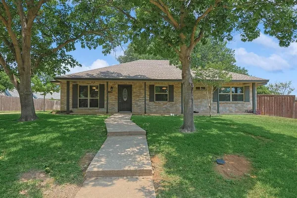 $2,400 | 218 Raintree Drive, Highland Village, TX 75077