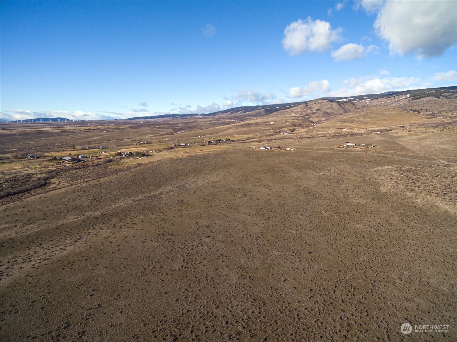 0 Chukar Ridge Road Ellensburg, WA 98926 - Photo 8 of 35 a view of an ocean and beach