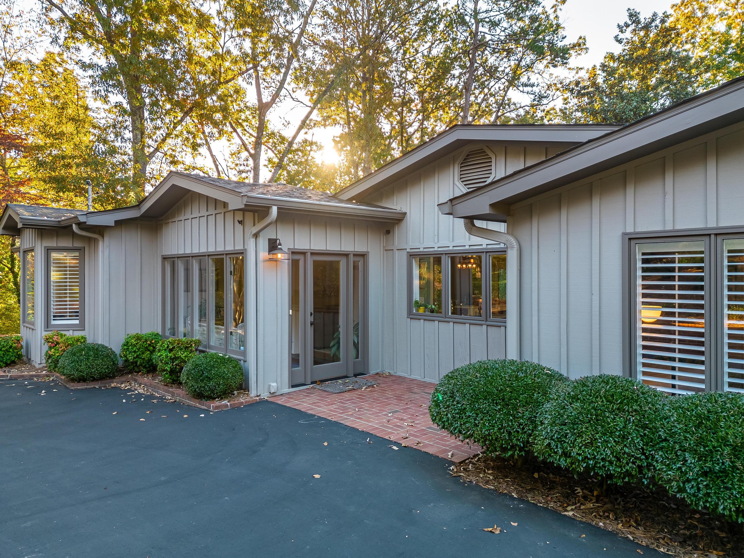 4114 Hamill Road Hixson, TN 37343 - Photo 3 of 67 2023_10_October_4114_Hamill_Rd_0005