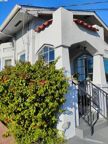 $585,000 | 2621 66th Avenue, Oakland, CA 94605