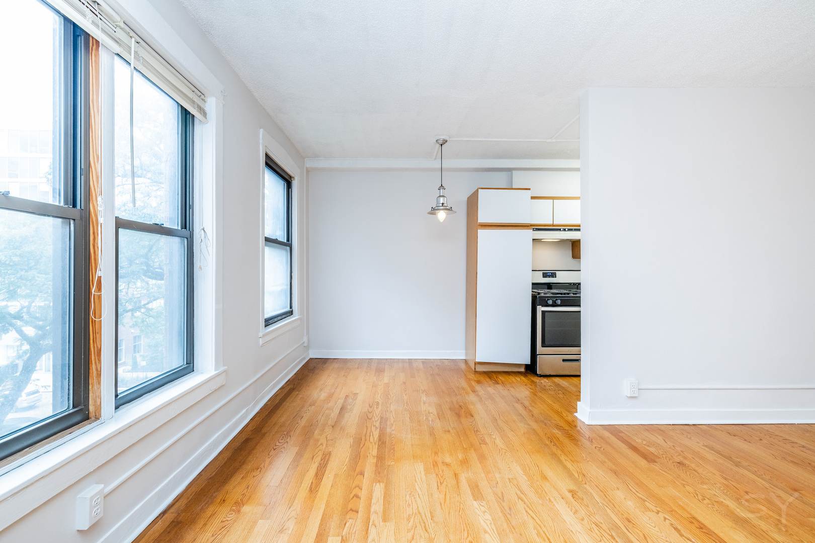 725 West Sheridan Road, Unit 502 Chicago, IL 60613 - Photo 7 of 32 Gallery Image 7