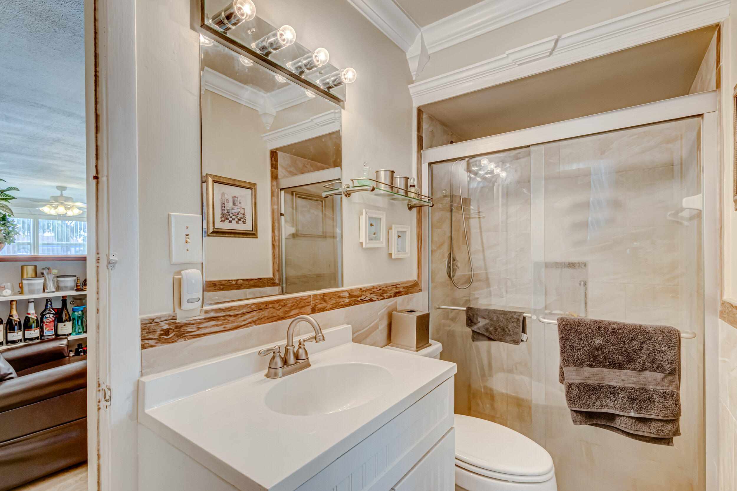580 West 37th Street Riviera Beach, FL 33404 - Photo 34 of 64 Second Bathroom