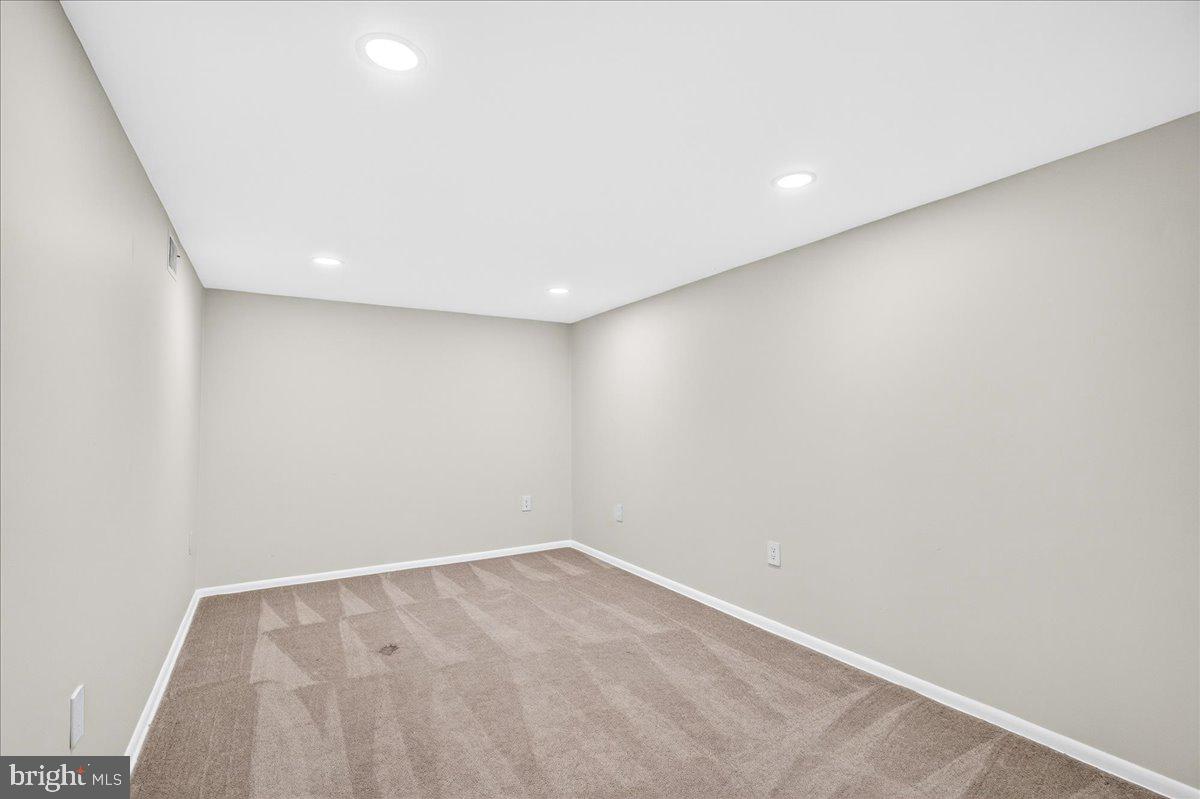 11057 Bishopsgate Court Reston, VA 20194 - Photo 47 of 72 Rec Room
