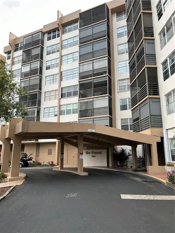 $1,875 | 900 St Charles Place, Unit 507, Pembroke Pines, FL 33026