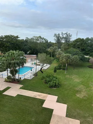 $1,790 | 900 St Charles Place, Unit 507, Pembroke Pines, FL 33026