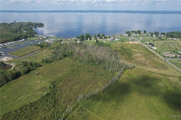 $99,000 | 2 Hitchcock Point Road, Bridgeport, NY 13030