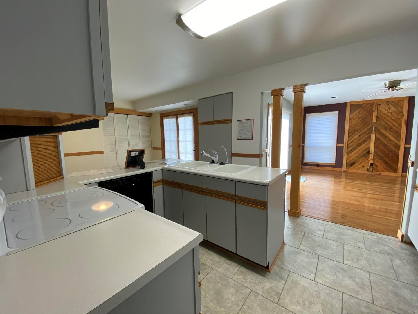 89 Crowell Road Carbondale, IL 62902 - Photo 5 of 39 Gallery Image 5