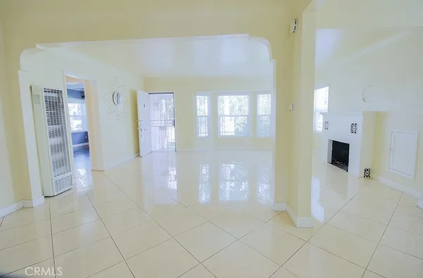 $3,000 | 2920 Los Flores Boulevard, Lynwood, CA 90262