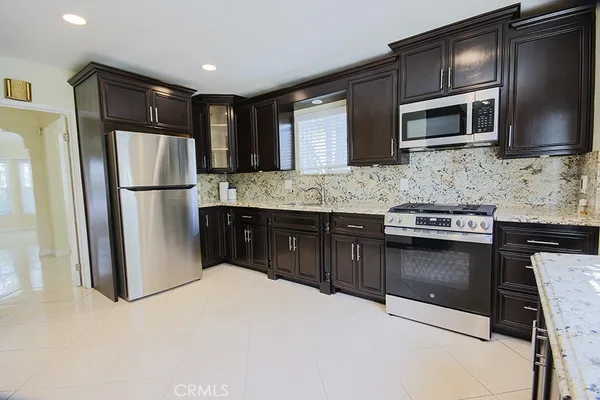 $3,000 | 2920 Los Flores Boulevard, Lynwood, CA 90262