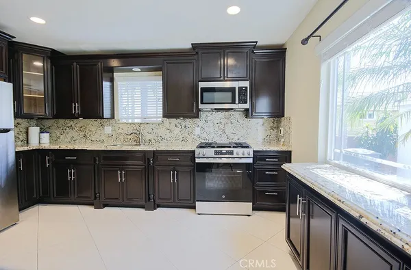 $3,000 | 2920 Los Flores Boulevard, Lynwood, CA 90262