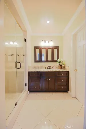 $3,000 | 2920 Los Flores Boulevard, Lynwood, CA 90262