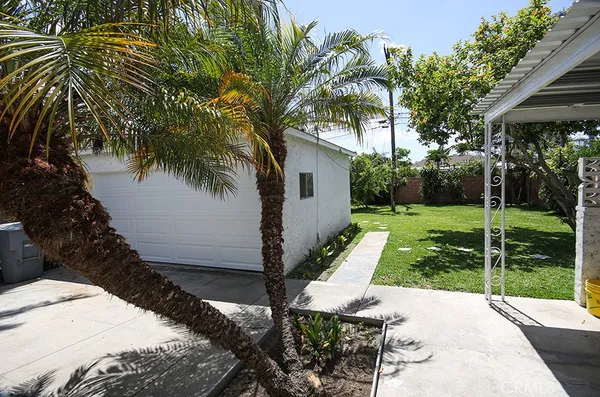 $3,000 | 2920 Los Flores Boulevard, Lynwood, CA 90262