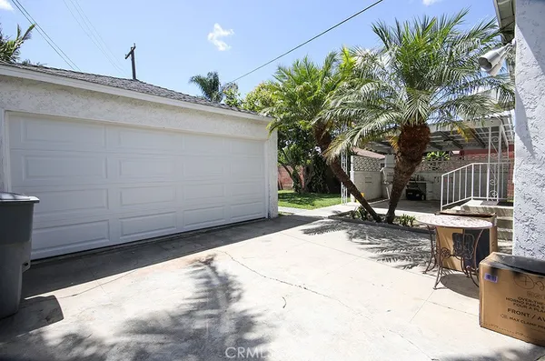 $3,000 | 2920 Los Flores Boulevard, Lynwood, CA 90262
