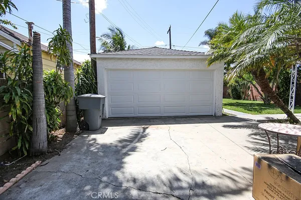 $3,000 | 2920 Los Flores Boulevard, Lynwood, CA 90262