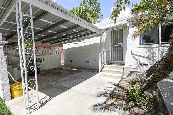 $3,000 | 2920 Los Flores Boulevard, Lynwood, CA 90262