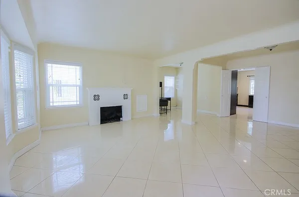 $3,000 | 2920 Los Flores Boulevard, Lynwood, CA 90262