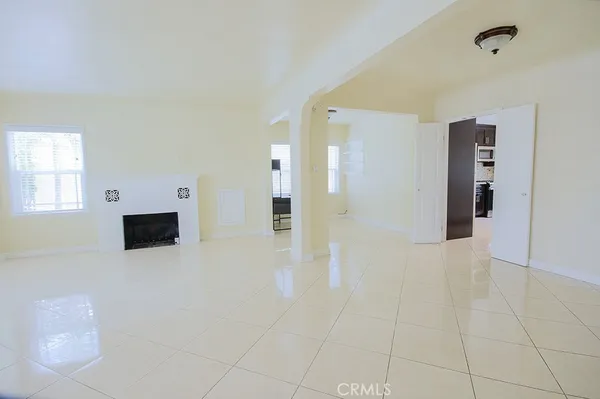 $3,000 | 2920 Los Flores Boulevard, Lynwood, CA 90262