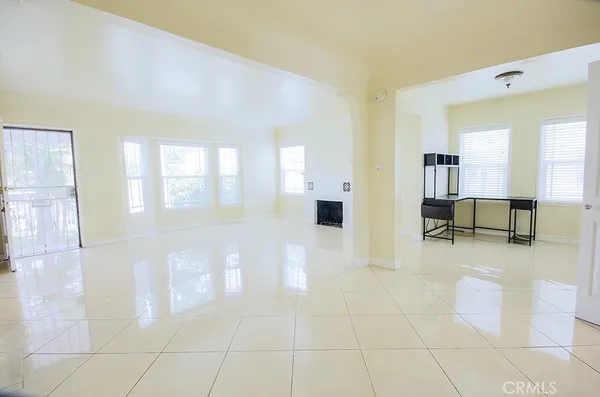 $3,000 | 2920 Los Flores Boulevard, Lynwood, CA 90262