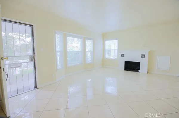 $3,000 | 2920 Los Flores Boulevard, Lynwood, CA 90262