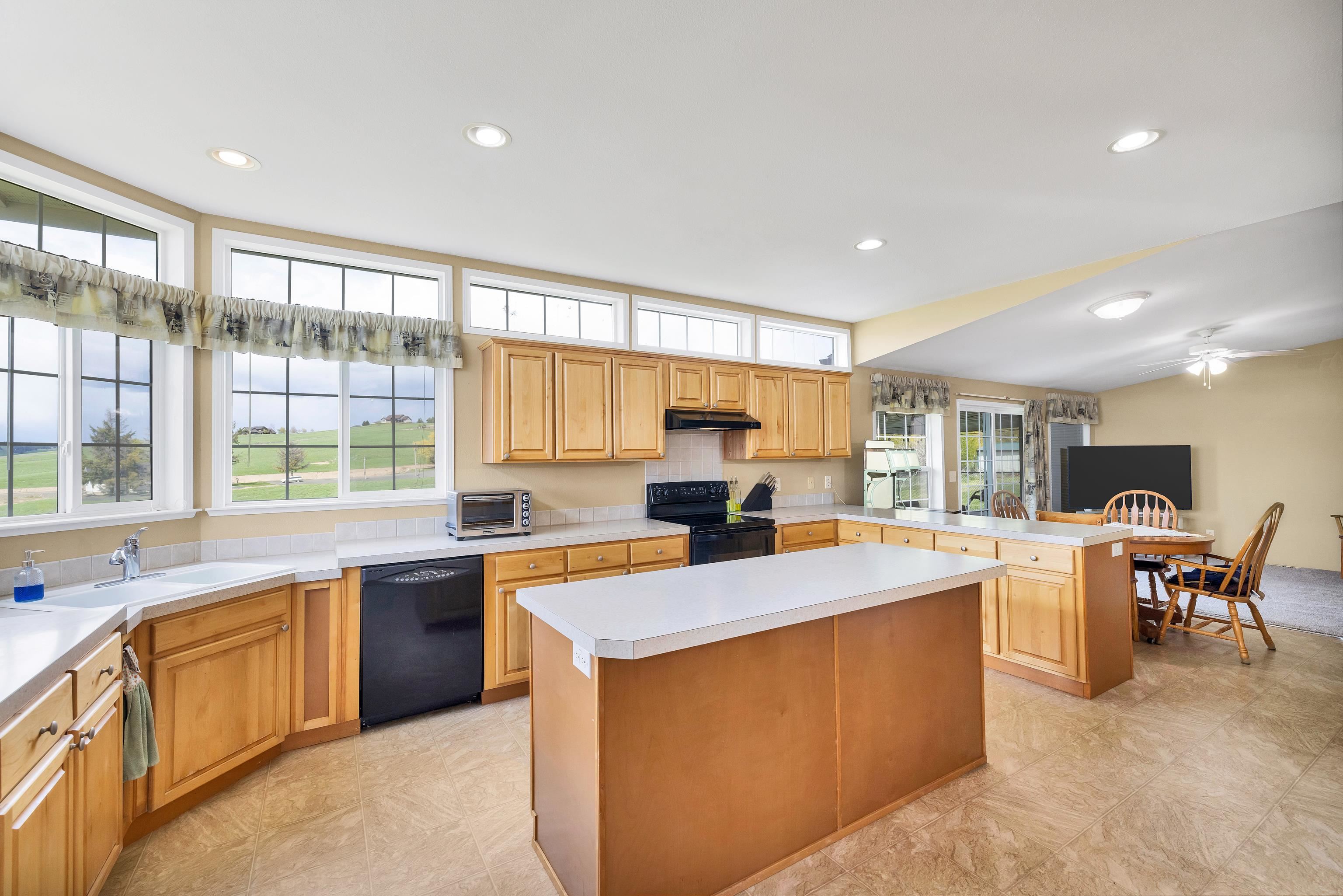 12201 South Jackson Road Mica, WA 99023 - Photo 11 of 47 Gallery Image 11