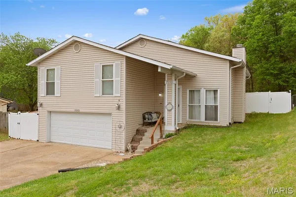 $259,900 | 7213 Burgess Drive, Barnhart, MO 63012