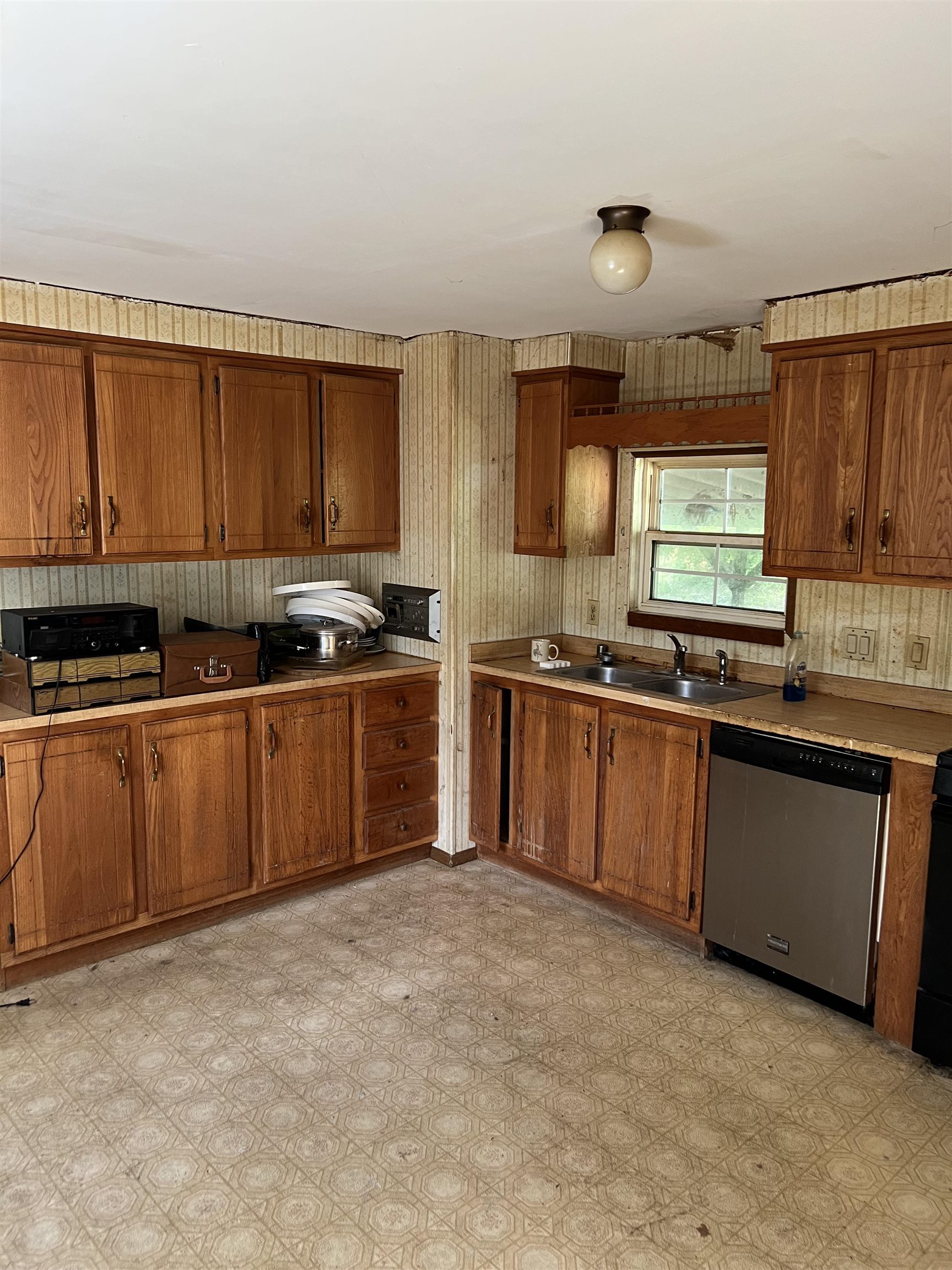 21 Winding Hill Road Brattleboro, VT 05301 - Photo 3 of 12 Gallery Image 3