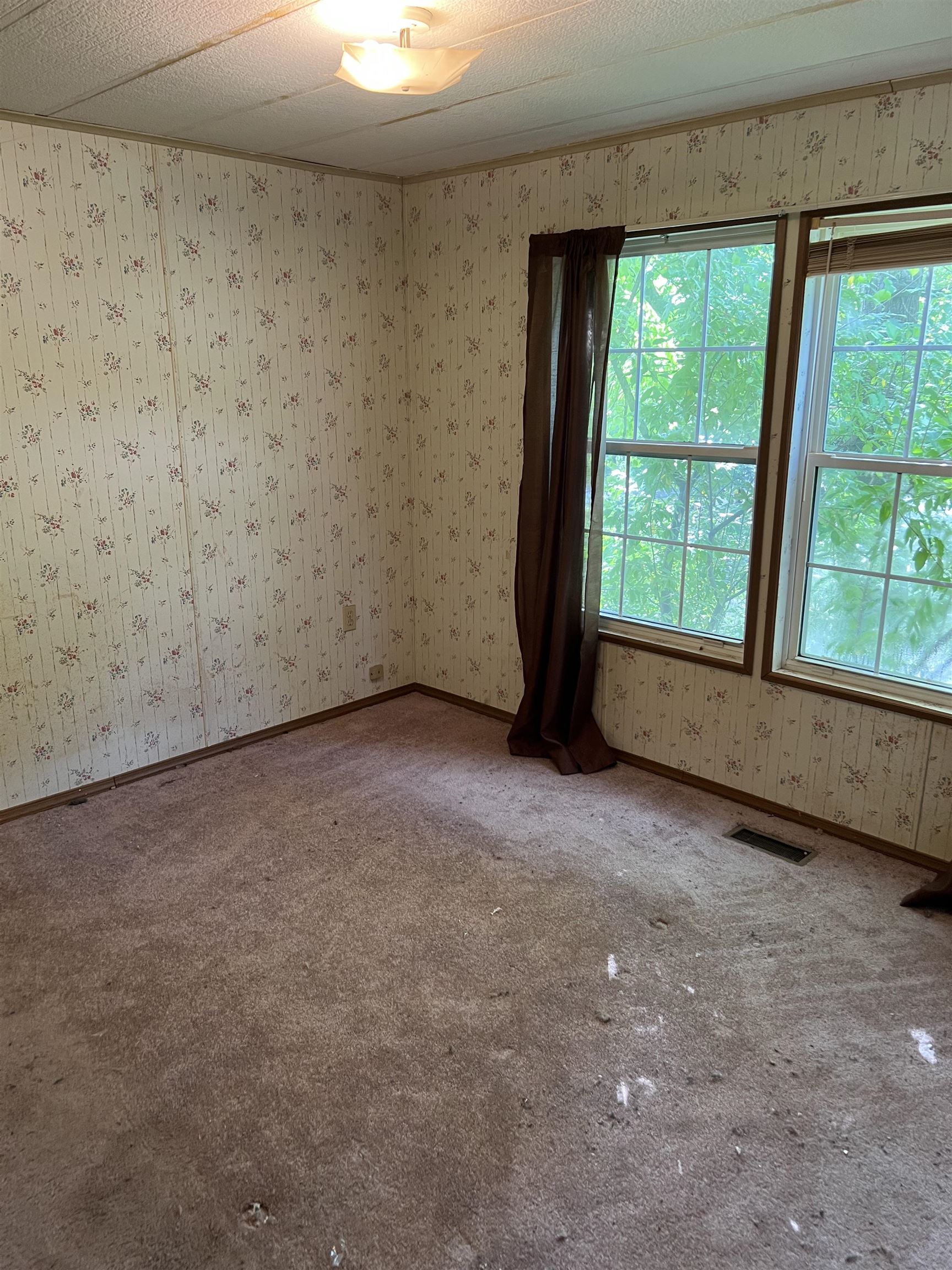 21 Winding Hill Road Brattleboro, VT 05301 - Photo 5 of 12 Gallery Image 5
