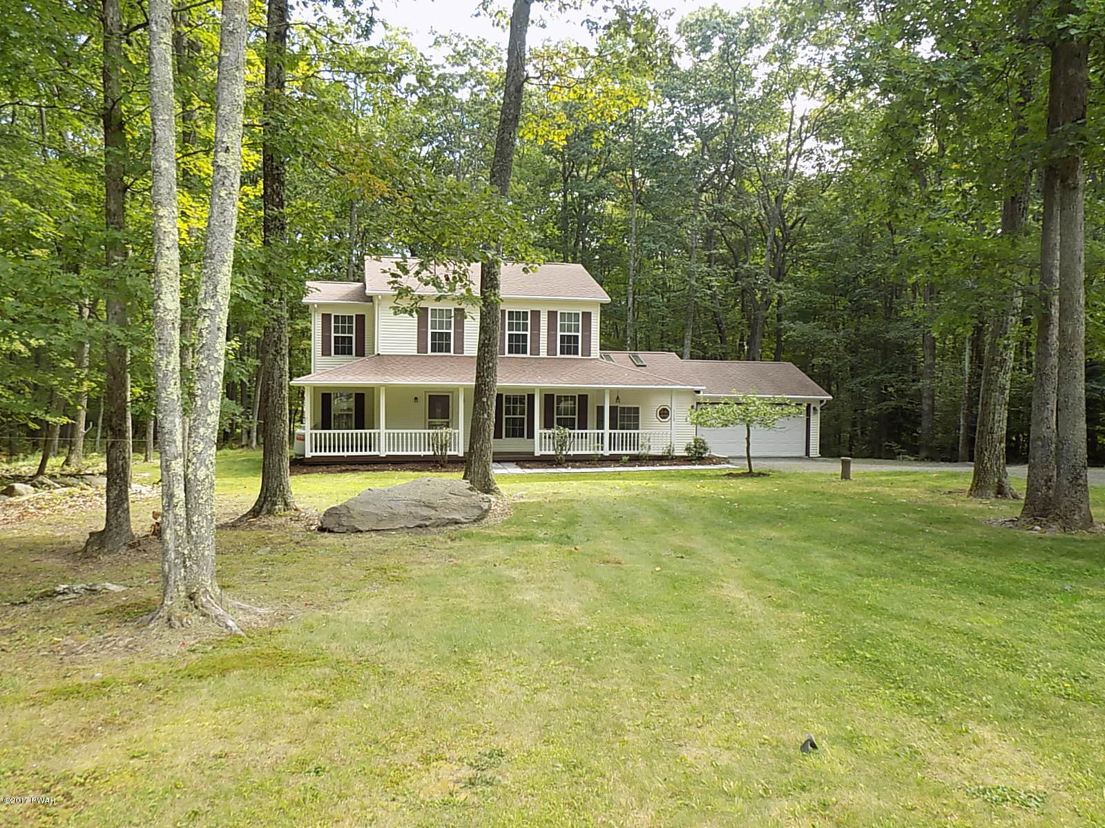 112 Oak Road Canadensis, PA 18325 - Photo 6 of 58 Spacious, yet Private!